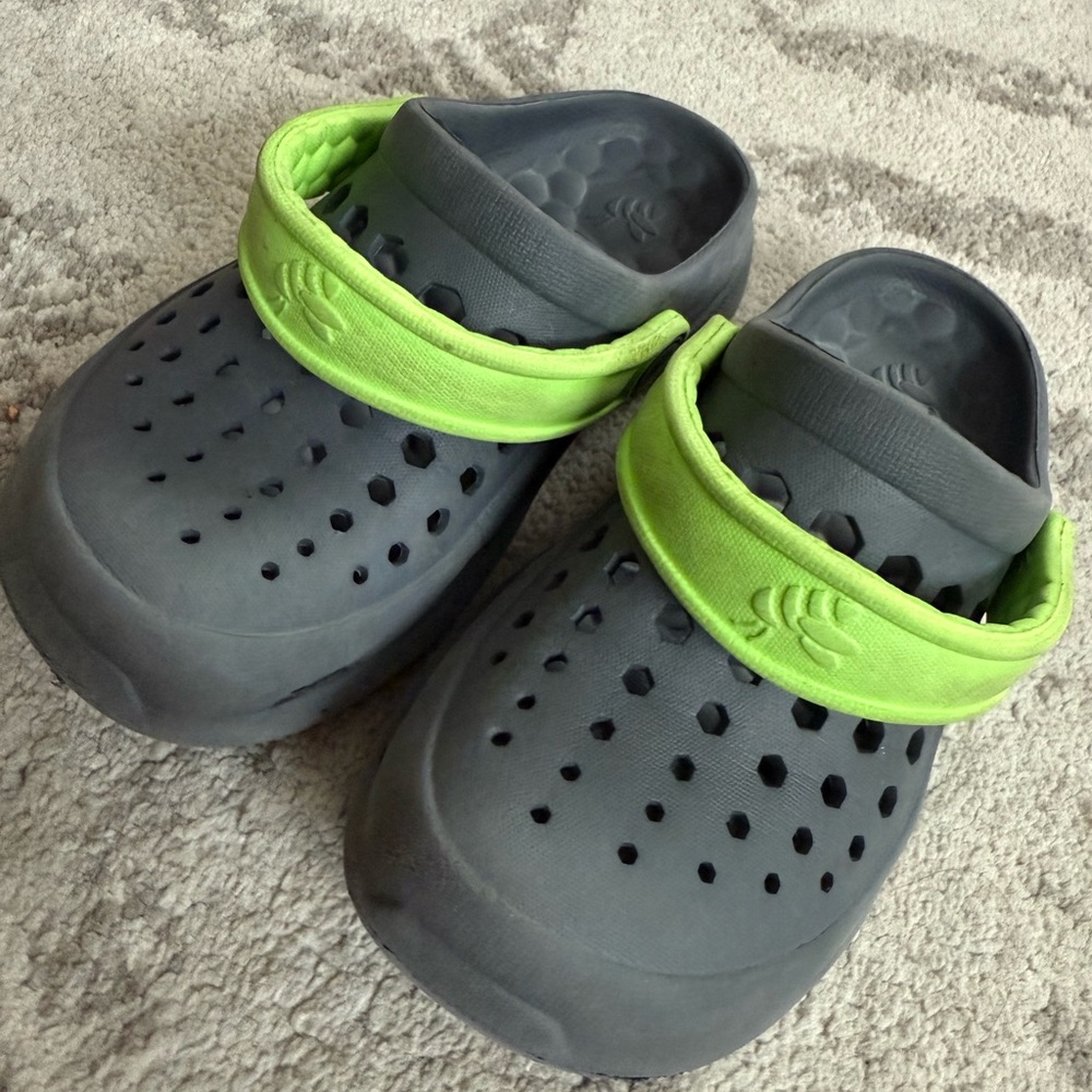 Children's Gray and Lime Green Slip-On Clogs